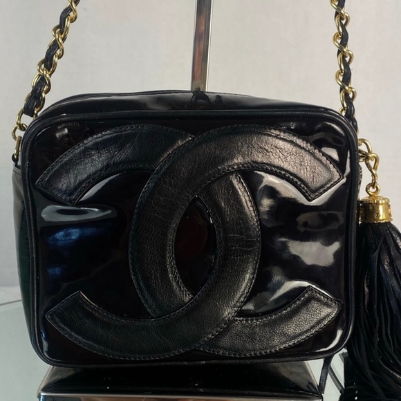🔥CHANEL CC PATENT LEATHER TASSEL MINI SHOULDER BAG - Picture 3 of 13